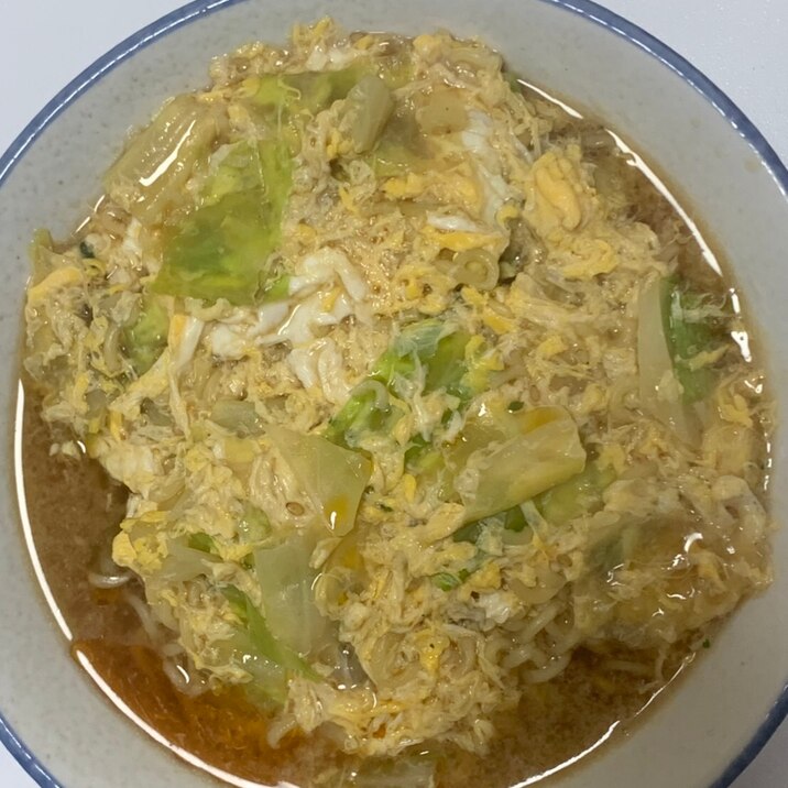 煮込みキャベツとふんわり卵のラーメン